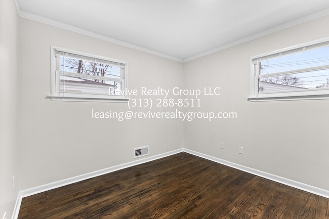 Building Photo - 7515 Trafalgar St