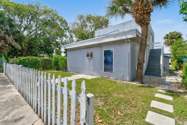 Building Photo - 3721 Henry Ave