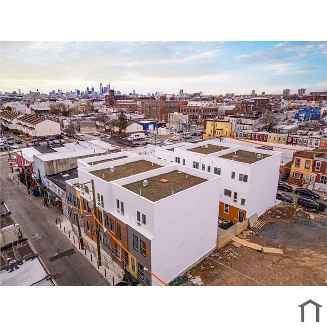 Building Photo - 2717 N Howard St