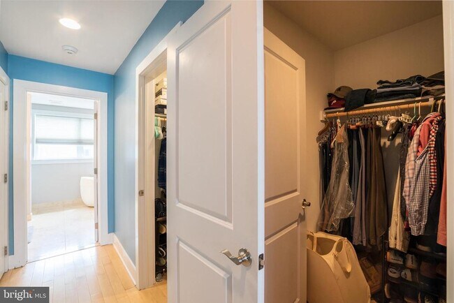 Building Photo - 2520 Kimball St