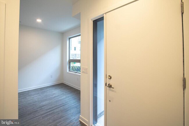 Building Photo - 3013 Evergreen Walk