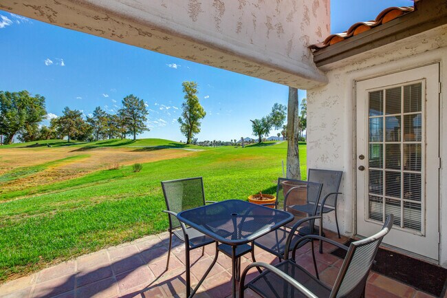 Building Photo - 709 Vista Lago Cir N