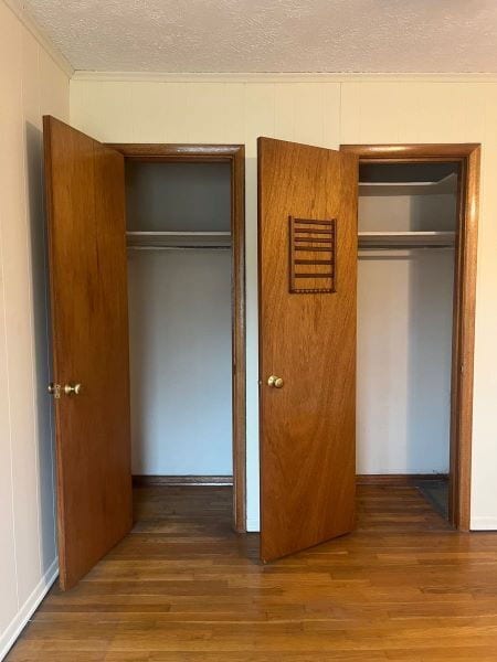 Building Photo - Hollywood Hills Subdivision Mid-Mod Ranch Available Now!