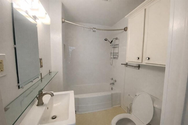 Building Photo - 4213 Avenue C