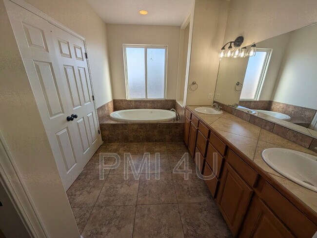 Building Photo - 6101 Eagle Eye Dr NW