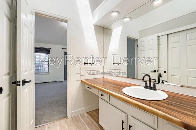Building Photo - 4603 S Fraser Ct