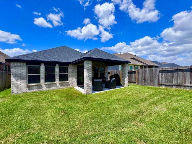 Building Photo - 31307 Balsam Hawk Ln