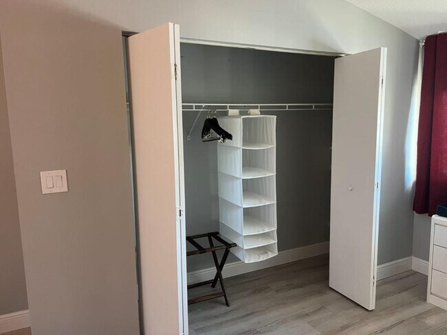 Building Photo - 354 Chandler St