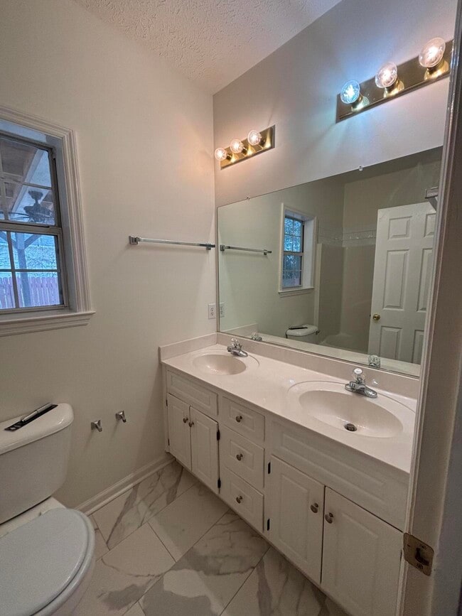 Building Photo - 181 Shelby Dr