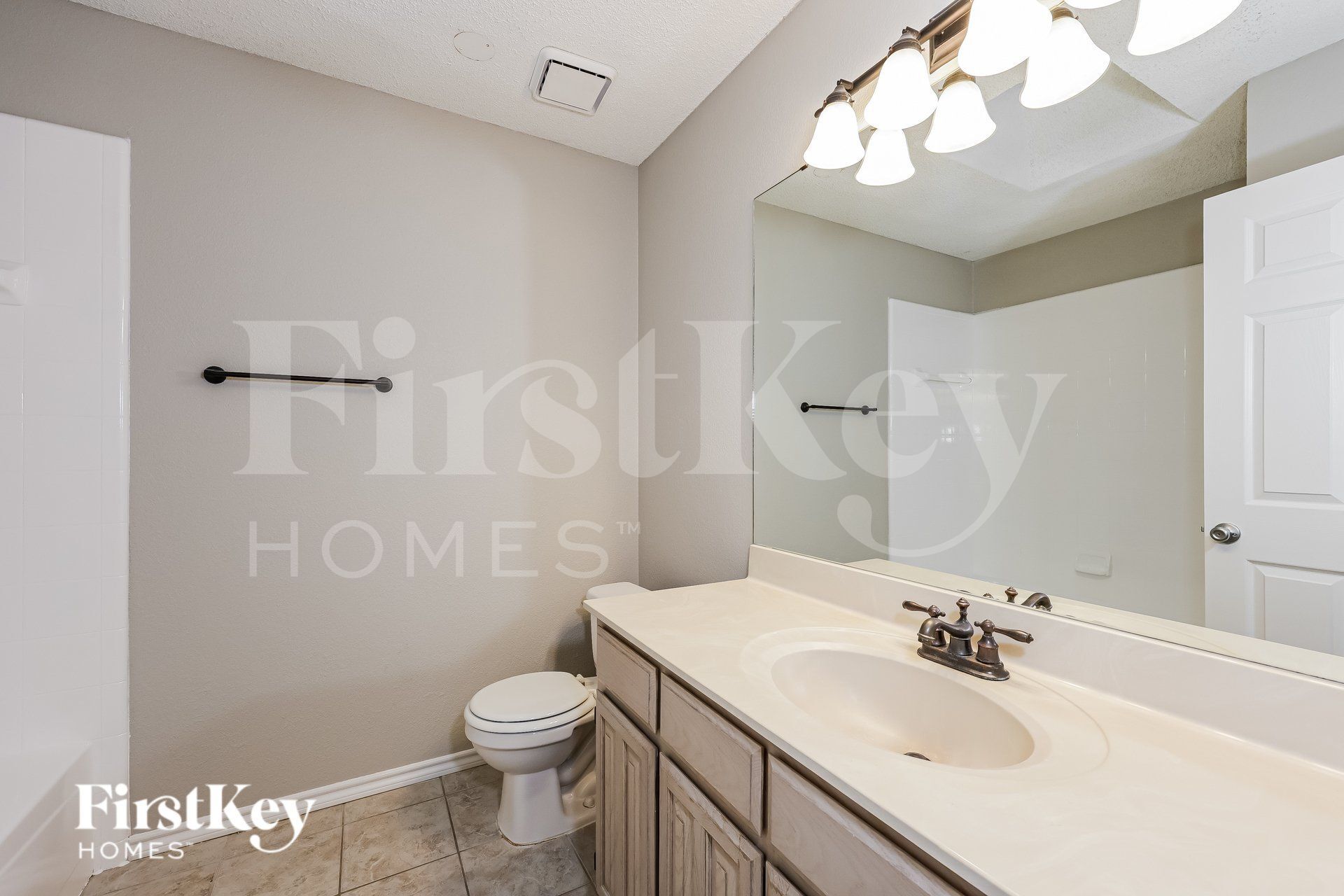 Building Photo - 1417 Highland Dr