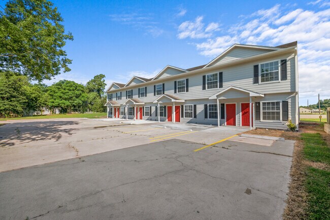 Building Photo - Townhomes on Anita