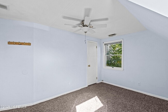 Building Photo - 633 N Manetta Dr