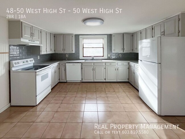 Primary Photo - Pet-Friendly 2BD Apartment with Sunroom an...