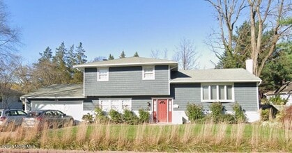 Building Photo - 299 White Rd