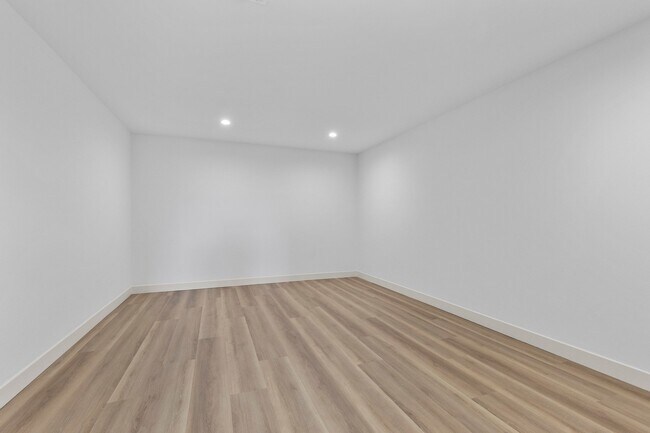 Building Photo - 4053 Heron Fairway Dr