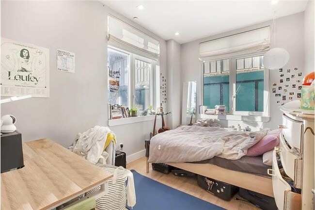 Building Photo - 1132 Broadway