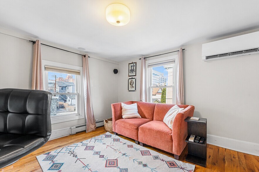 Building Photo - 42 Jefferson St