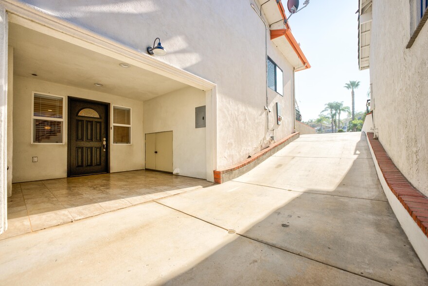 Building Photo - 22020 Village Way Dr