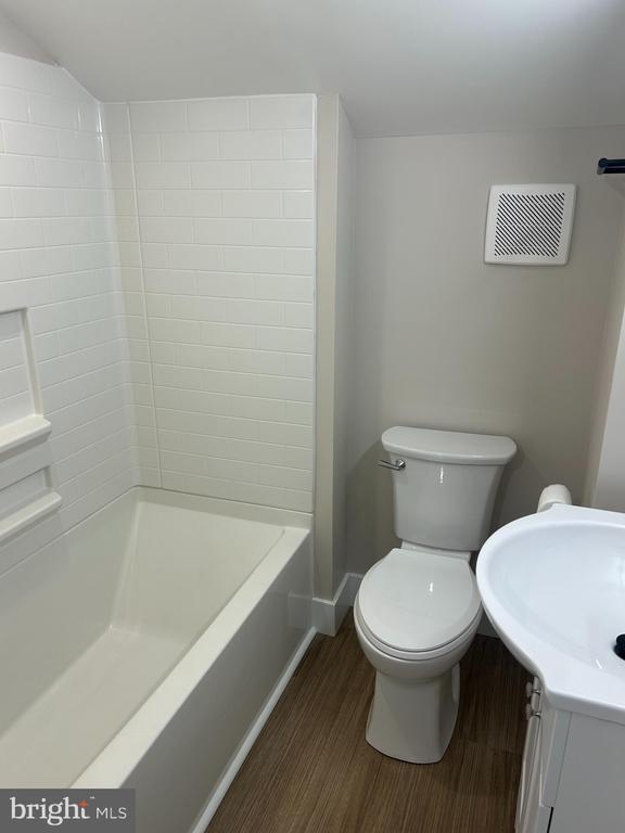 Building Photo - 71 Dreamland Park Dr