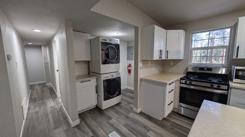 Building Photo - 6530 Burrows Rd