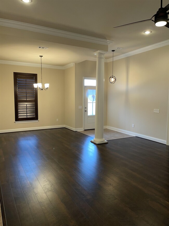 Building Photo - 4811 Spears St