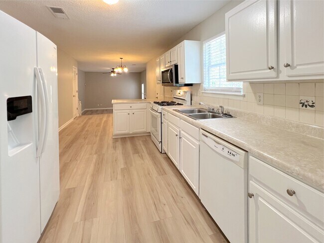 Building Photo - 5983 Hitt Lake Trail