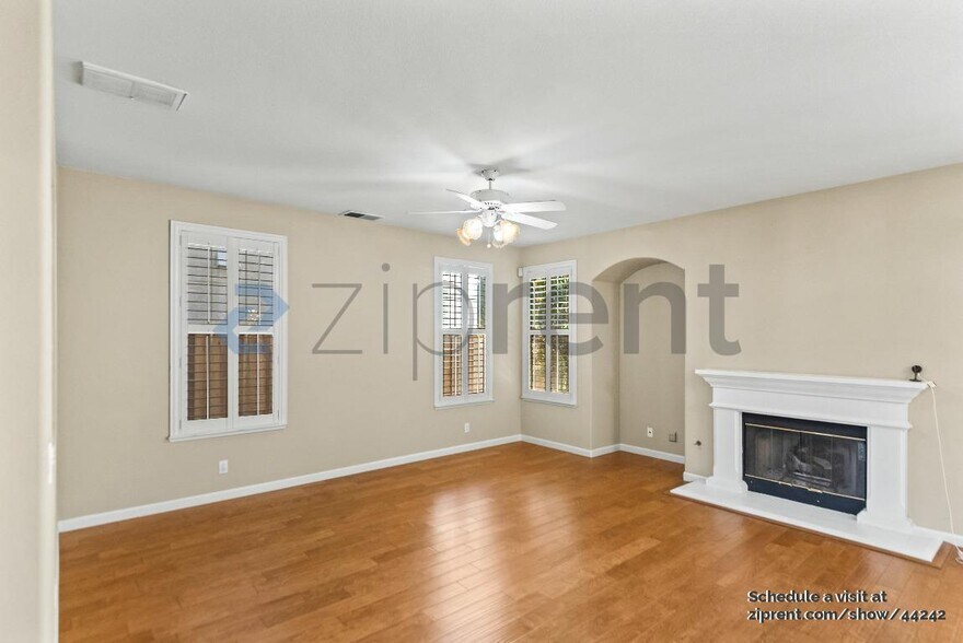 Building Photo - 856 Dederick Ct