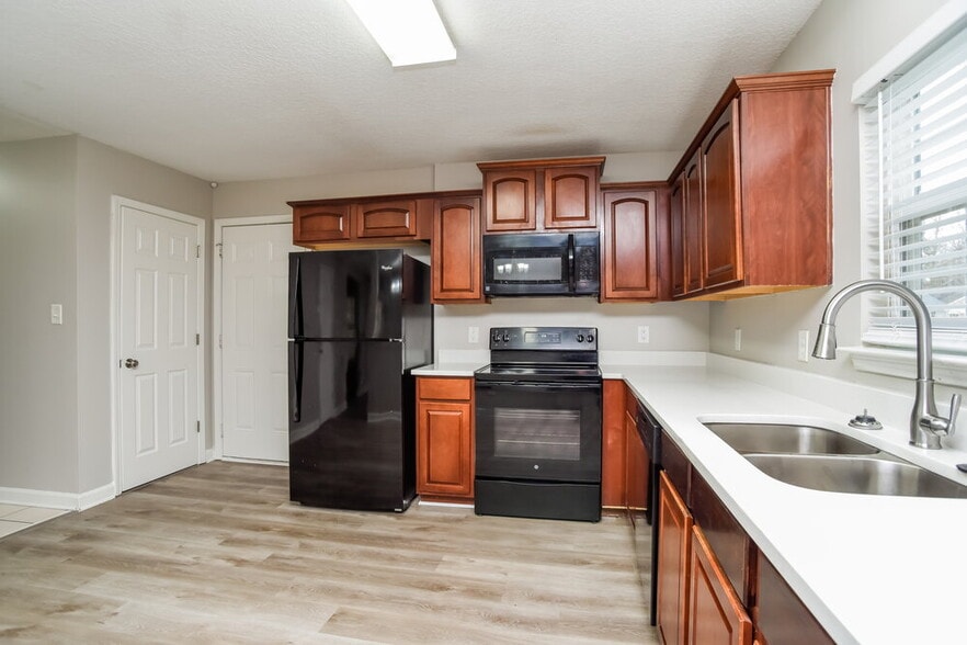 Building Photo - 1026 Allegiance Dr