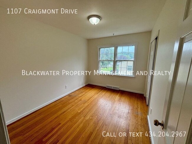 Building Photo - 1107 Craigmont Dr