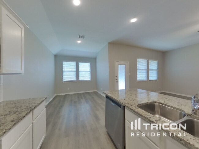 Building Photo - 714 Barbary Ln