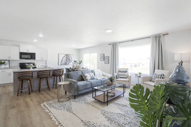 Building Photo - 310 Great Plns St