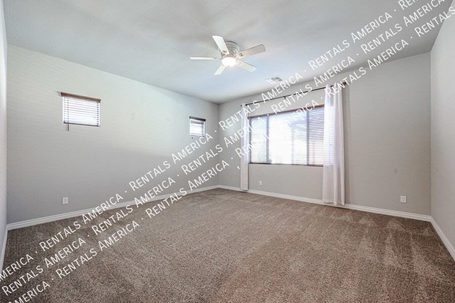 Building Photo - 8544 W Midway Ave