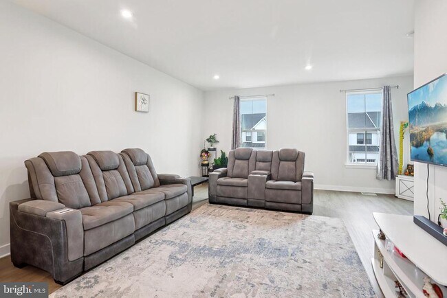 Building Photo - 47 Rosemary Wy