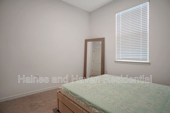 Building Photo - 4136 Lavender Ct