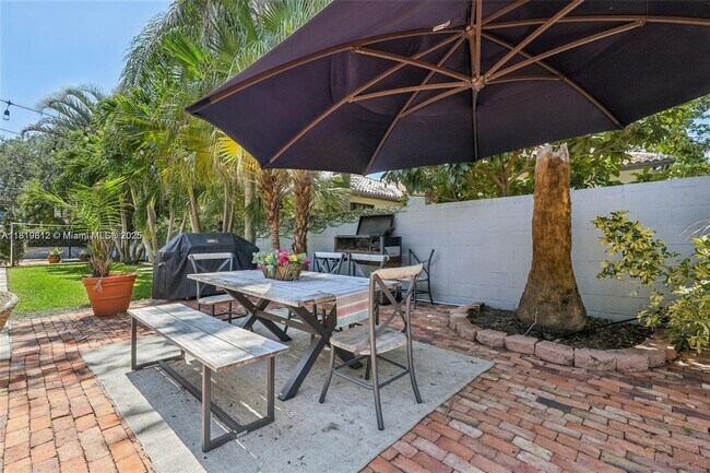 Building Photo - 5703 SW 83rd St