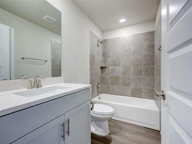 Building Photo - 100 Greenspire Ln