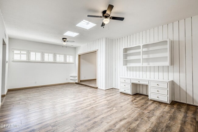 Building Photo - 4945 Vista Grande Cir