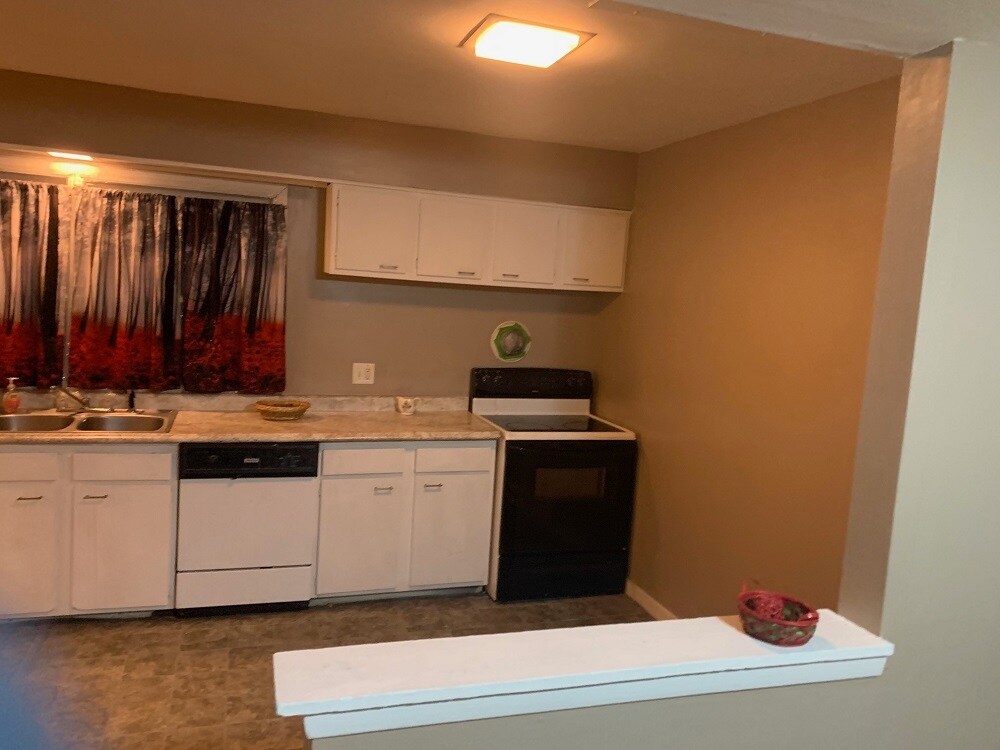 Building Photo - 2138 Hebron Ave