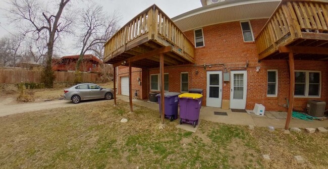 Building Photo - 3D Tour Available - Attached Garage + Washer & Dryer Included + Great Back Deck! Available August...