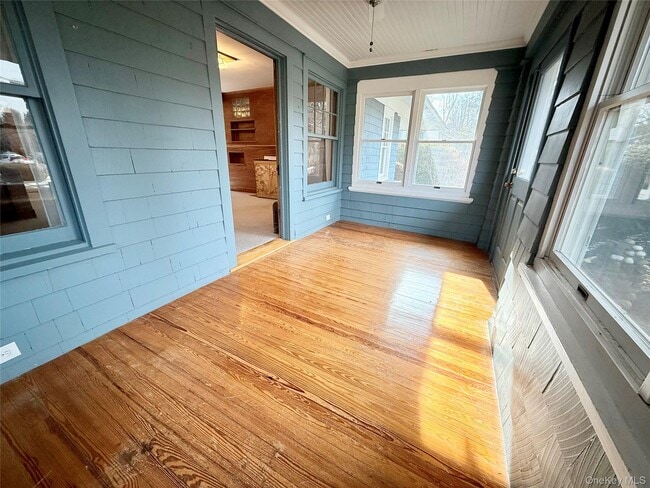 Building Photo - 34 Maple Ave