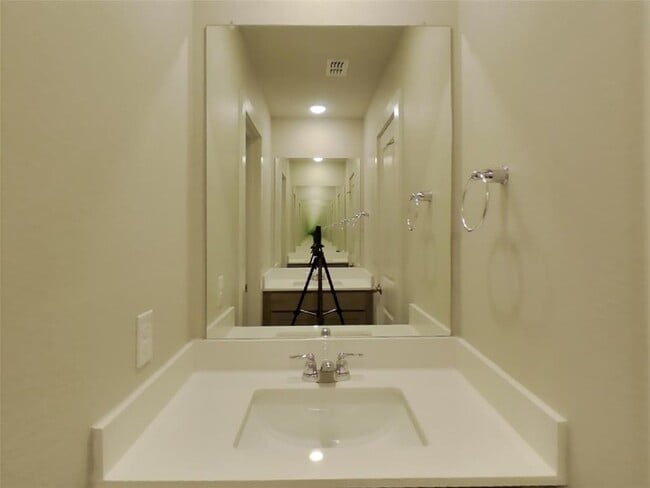 Building Photo - 620 Raglands Rd