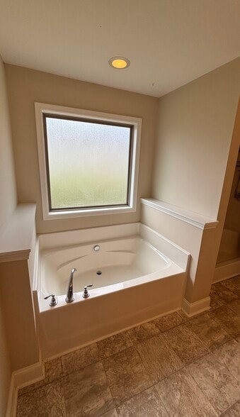 Building Photo - 1023 Edenbrooke Cir