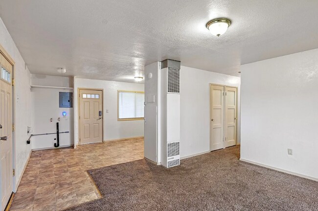 Building Photo - Sheridan duplex bremerton