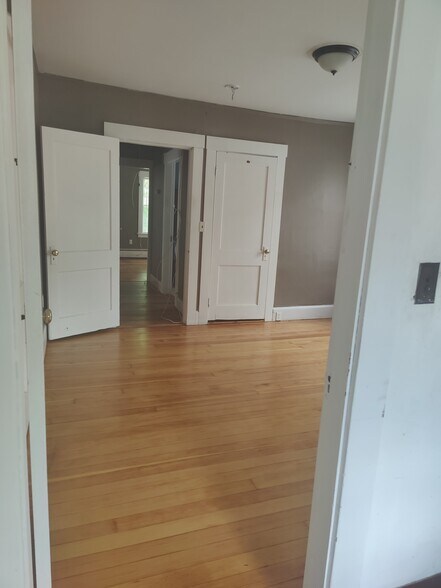 Building Photo - 143 Charles St