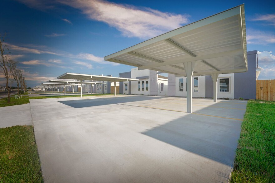 Building Photo - 84 E La Vista Ave