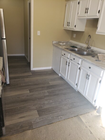 Building Photo - 6586 Liberty Bell Dr