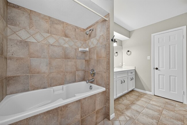 Building Photo - 1714 Corral Dr