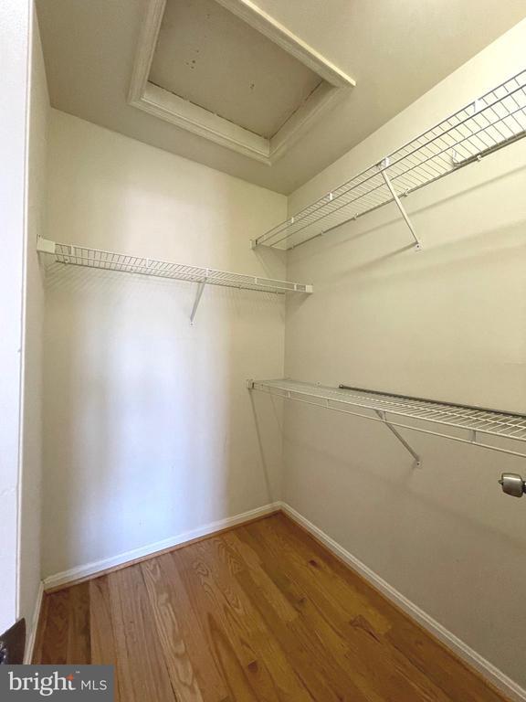 Building Photo - 1100 Quaker Hill Dr