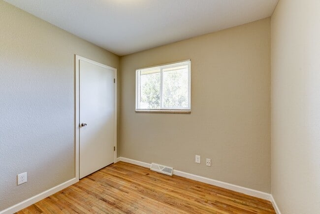 Building Photo - 3873-3883 West 89th Way