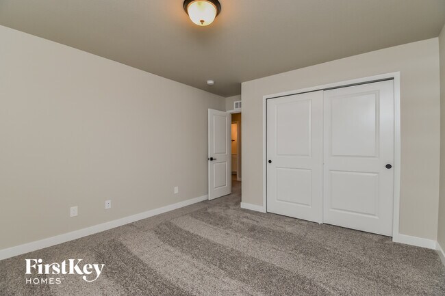 Building Photo - 11164 Murrelet Dr